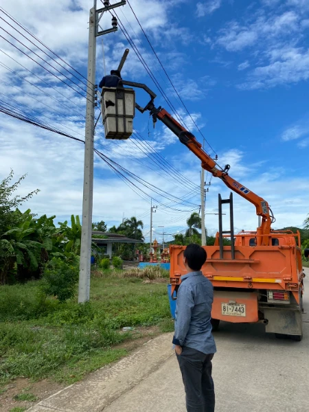 ซ่อมบำรุงไฟส่องสว่าง หมู่ที่ 12 บ้านหนองตาเย็นใต้