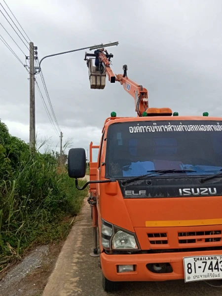 ซ่อมบำรุงระบบไฟส่องสว่าง หมู่ที่ 6 บ้านห้วยแสลงพันธ์