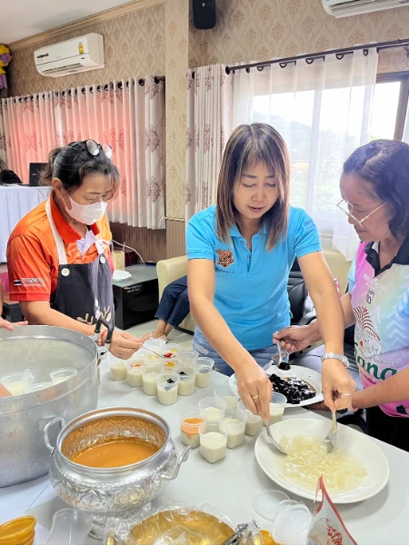 โครงการส่งเสริมอาชีพให้กลุ่มสตรีและประชาชนทั่วไป (อบรมการทำเต้าหู้นมสดและพุดดิ้งชาไทย) ประจำปี 2567