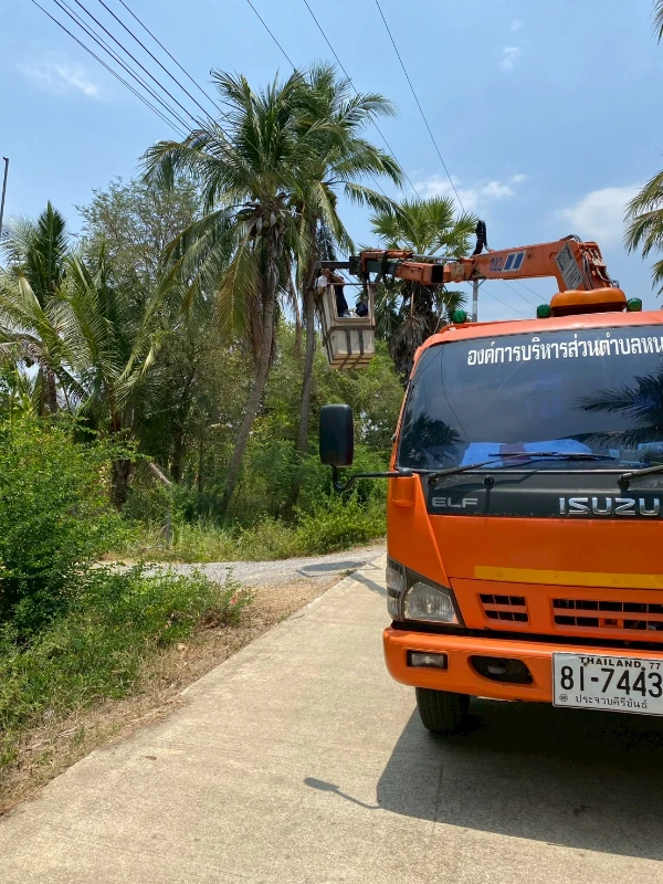ซ่อมแซมและบำรุงรักษาระบบไฟส่องสว่างสาธารณะ ในพื้นที่หมู่ที่ 6 บ้านห้วยแสลงพันธ์