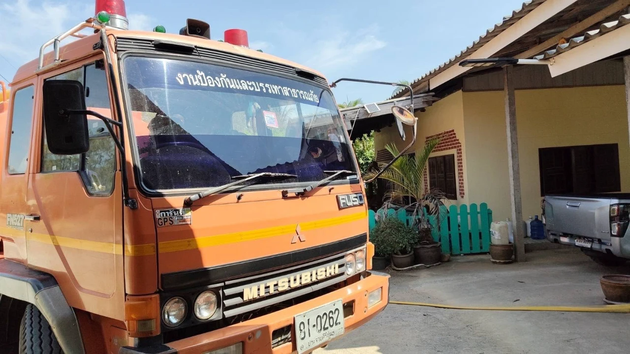เจ้าหน้าที่งานป้องกันและบรรเทาสาธารณภัย ดำเนินการส่งน้ำอุปโภค หมู่ที่ 8 บ้านวังวนชลประทาน